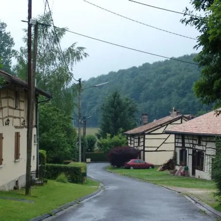 Indienne Confortable Avec Wifi Et Vue Sur Parc, Hameau De Bellefontaine - Fr-1-585-116 Futeau