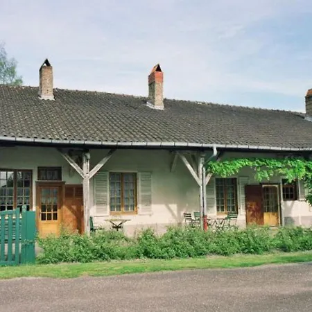 Bed & Breakfast Indienne Confortable Avec Wifi Et Vue Sur Parc, Hameau De Bellefontaine - Fr-1-585-116 3*