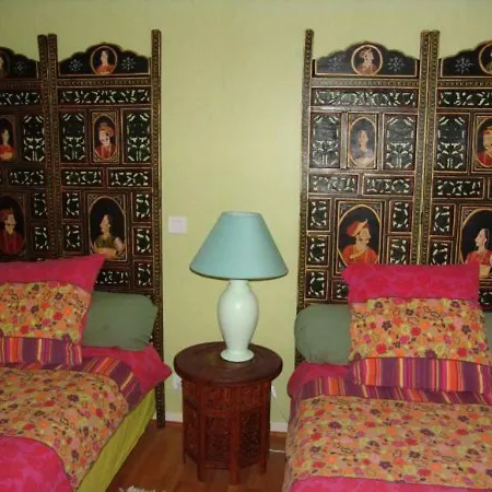 Bed & Breakfast Indienne Confortable Avec Wifi Et Vue Sur Parc, Hameau De Bellefontaine - Fr-1-585-116 3*