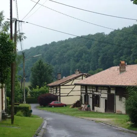 Indienne Confortable Avec Wifi Et Vue Sur Parc, Hameau De Bellefontaine - Fr-1-585-116 3*
