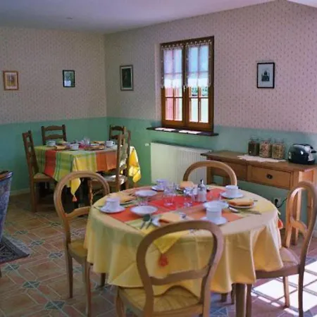 Bed & Breakfast Indienne Confortable Avec Wifi Et Vue Sur Parc, Hameau De Bellefontaine - Fr-1-585-116 Futeau