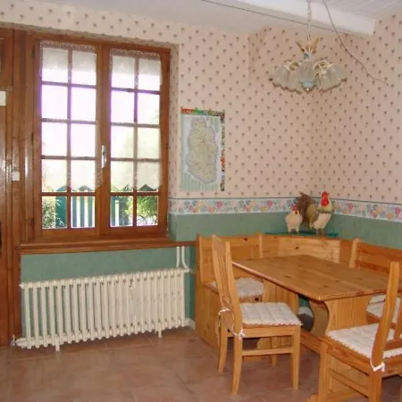 Indienne Confortable Avec Wifi Et Vue Sur Parc, Hameau De Bellefontaine - Fr-1-585-116 Bed & Breakfast