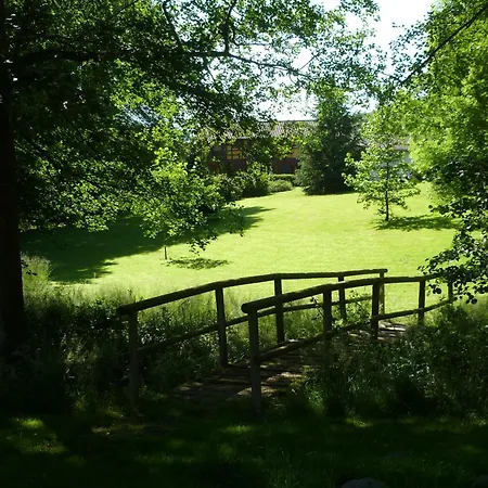 Indienne Confortable Avec Wifi Et Vue Sur Parc, Hameau De Bellefontaine - Fr-1-585-116 Bed & Breakfast